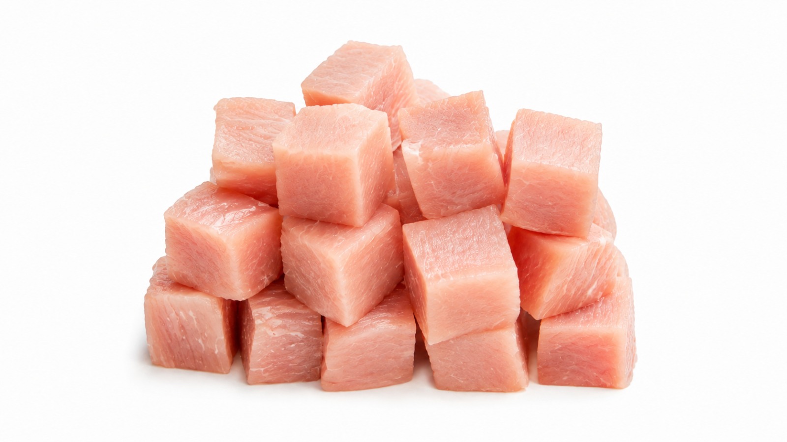 Carne de ave en cubos